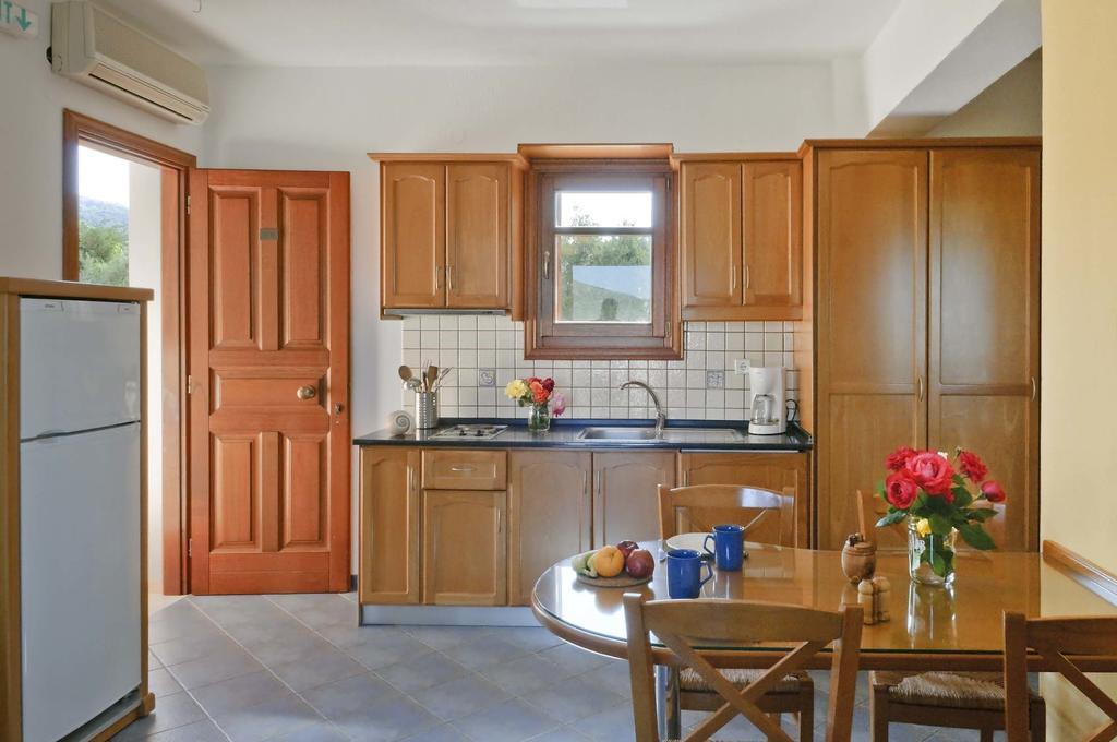 Hotel Apartments Sikia Като-Ґацеа Екстер'єр фото